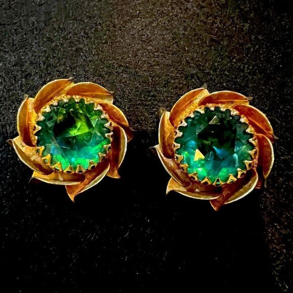 Beautiful Vintage Coro Green Gold Clip-On Earrings - Picture 1 of 4